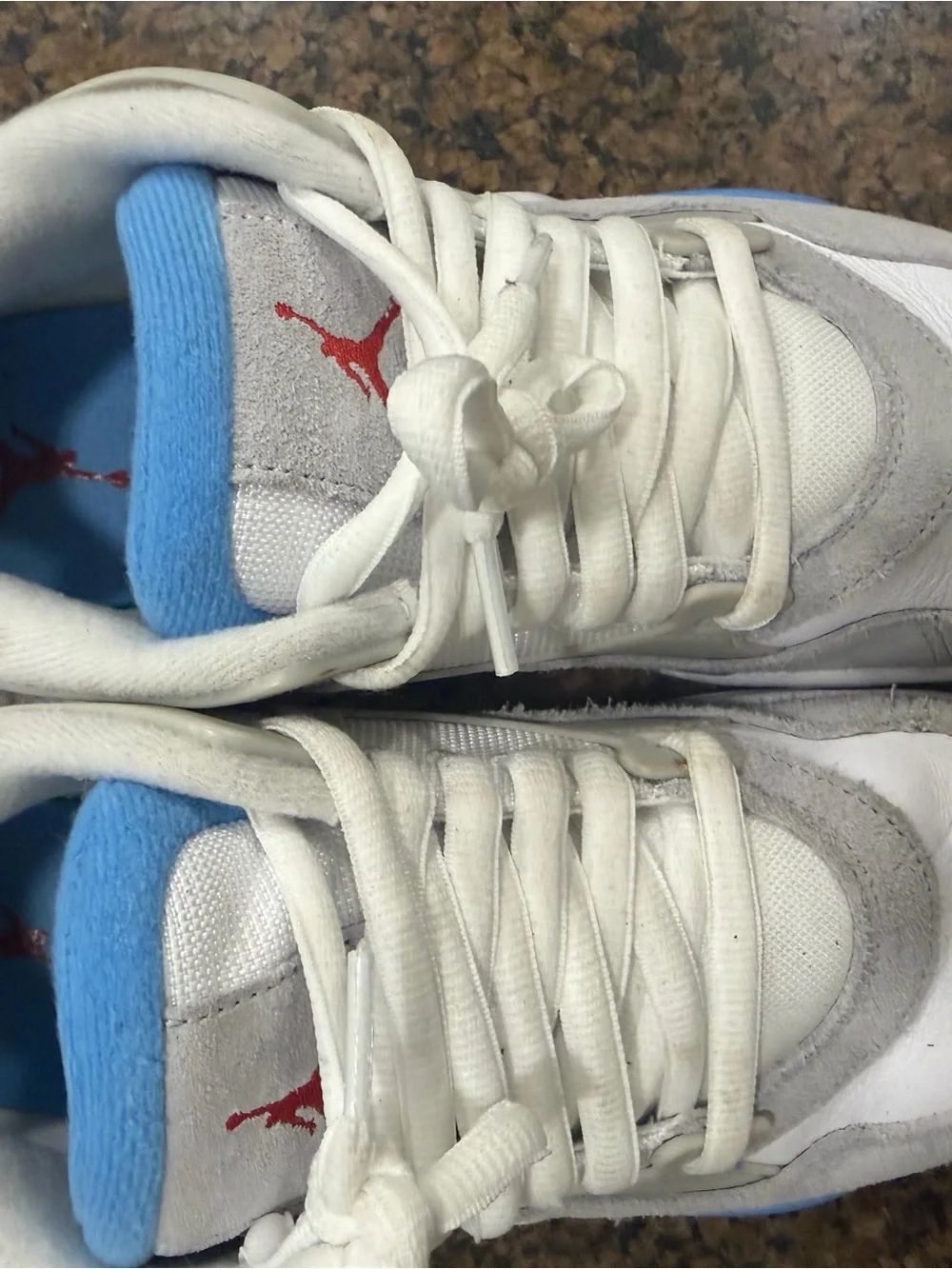 Nike Men's White Gray Sneakers with Blue Collar Accent